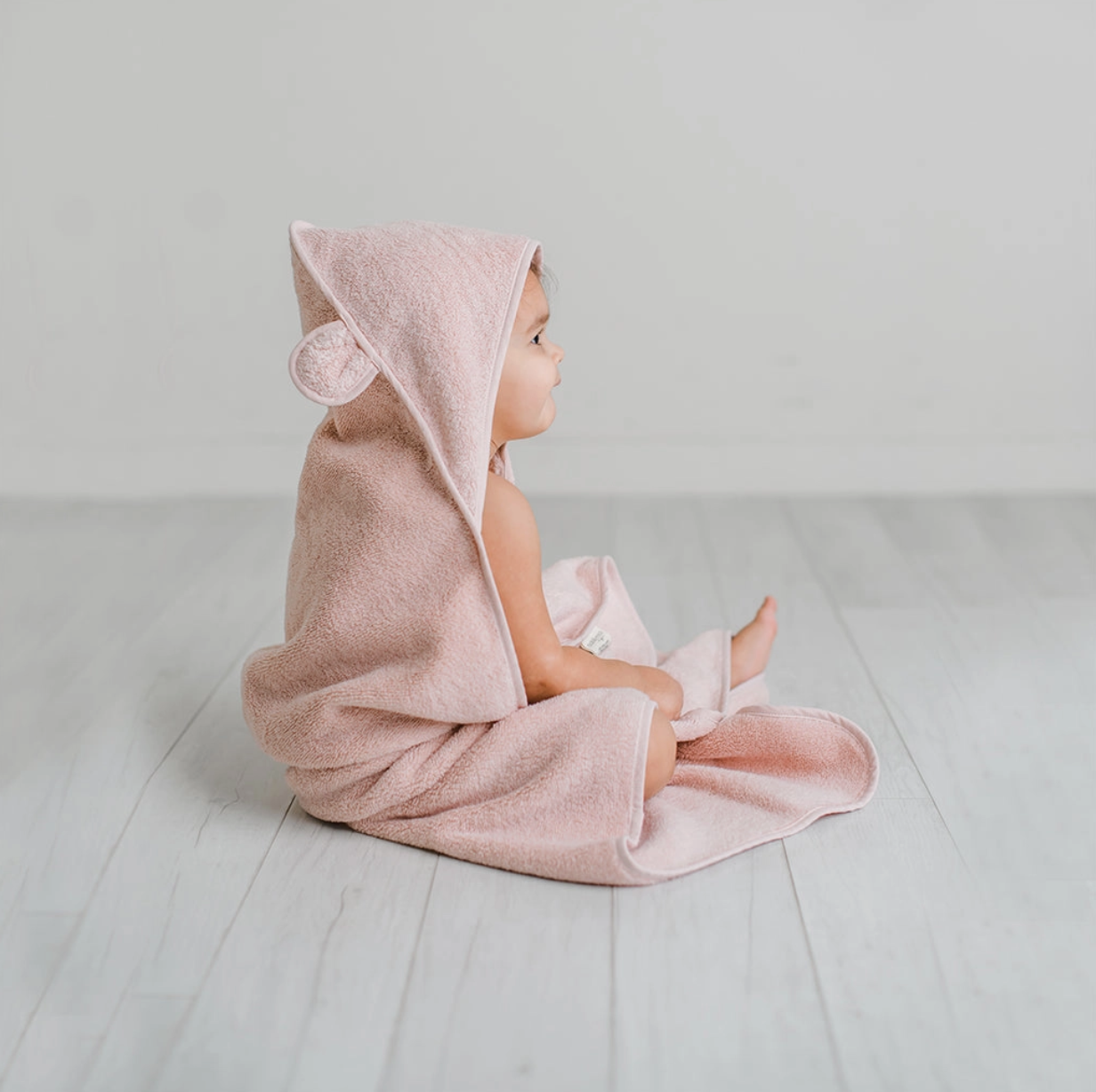 Load image into Gallery viewer, Organic Cotton Hooded Towel For Babies and Toddlers - Pink
