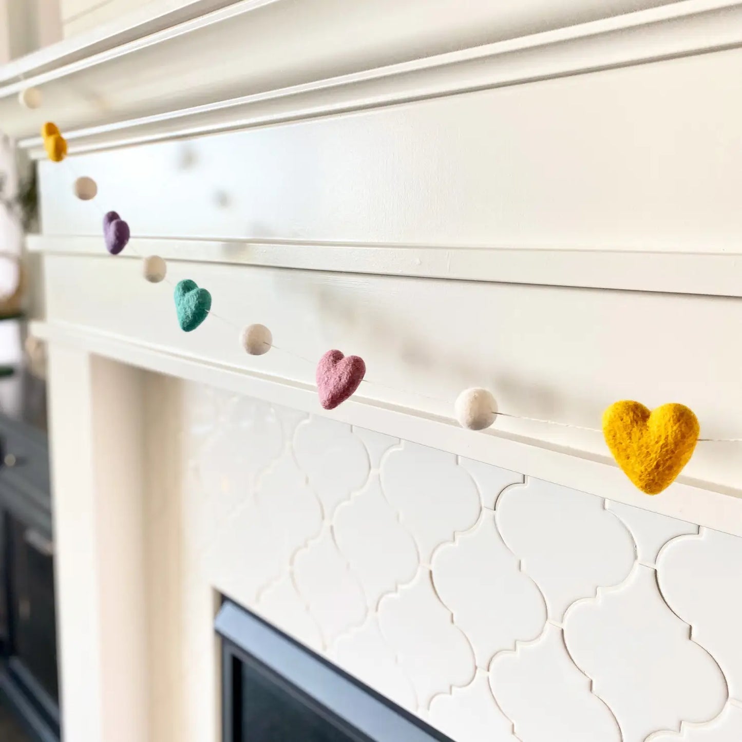 Load image into Gallery viewer, Conversational Wool Felt Ball Garland with Hearts
